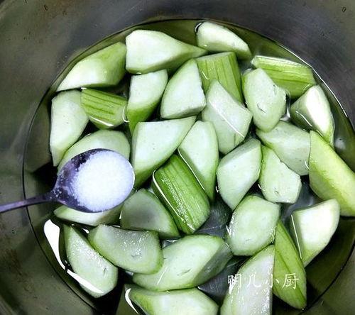 小伶夏天吃瓜,小伶欢乐吃瓜记