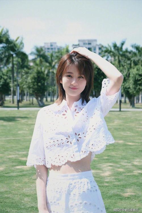 李嘉鑫吃瓜,瓜田里的美食探索之旅